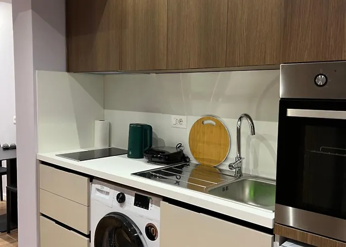 Apartment - Myslym Shyri *