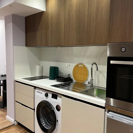 Apartamento - Myslym Shyri *