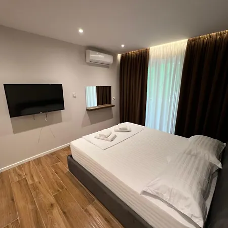 - Myslym Shyri 公寓