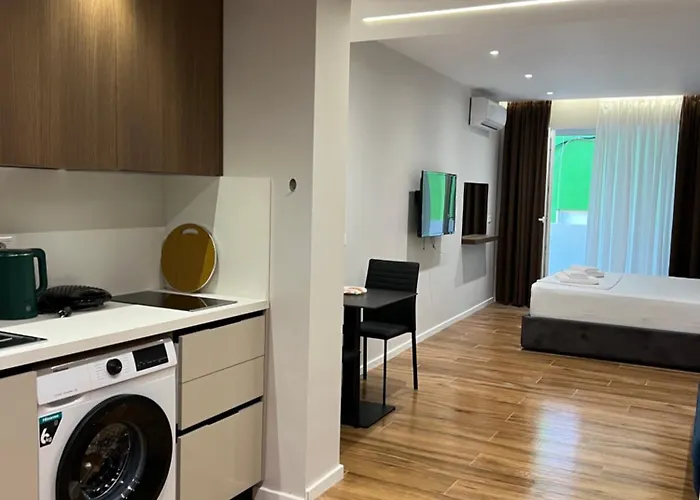 - Myslym Shyri 地拉那