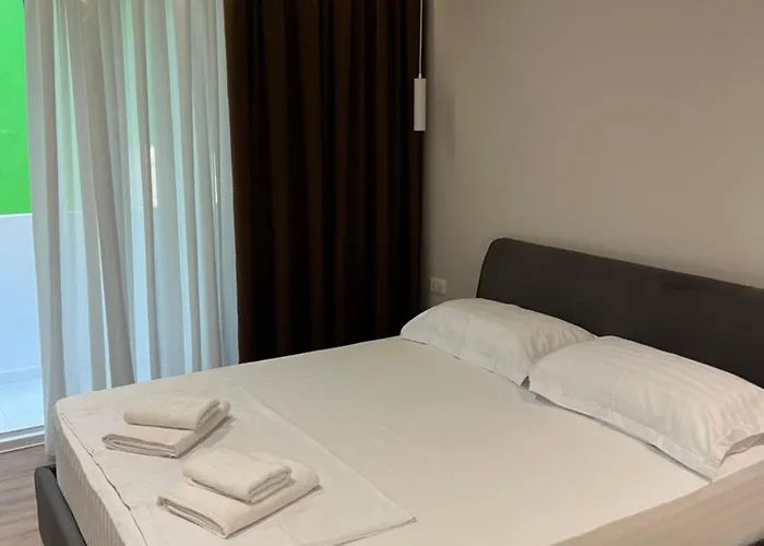 公寓 - Myslym Shyri 地拉那